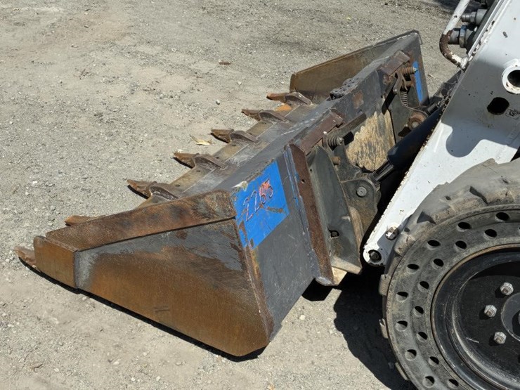 2008-bobcat-s570-image-9