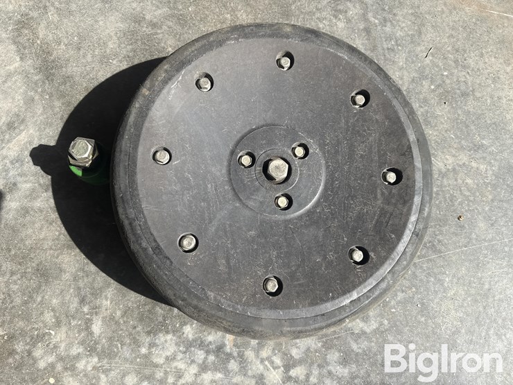 john-deere-planter-gauge-wheels-image-11