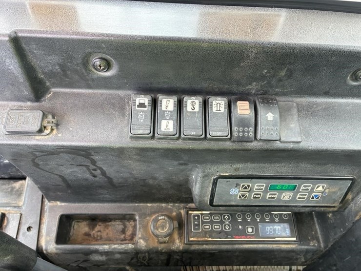 2019-takeuchi-tb2150-image-31