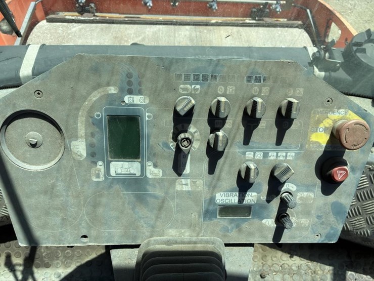 2012-hamm-hd110hv-image-16