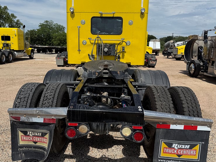 2014-peterbilt-389-image-6