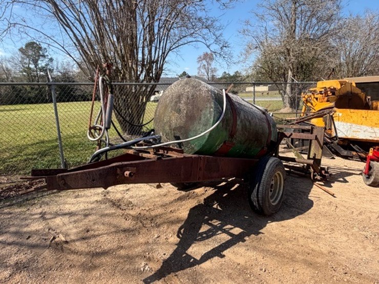 #968-•-300-gallon-sprayer-on-trailer-image-1