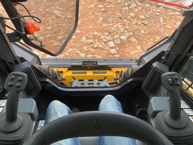 2023-deere-331g-image-9