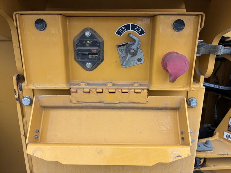 2020-deere-624l-image-15