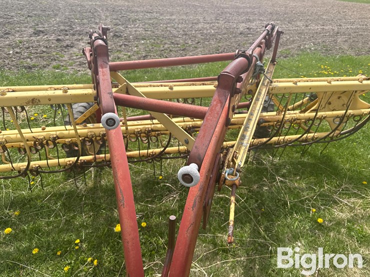 new-holland-258-image-12
