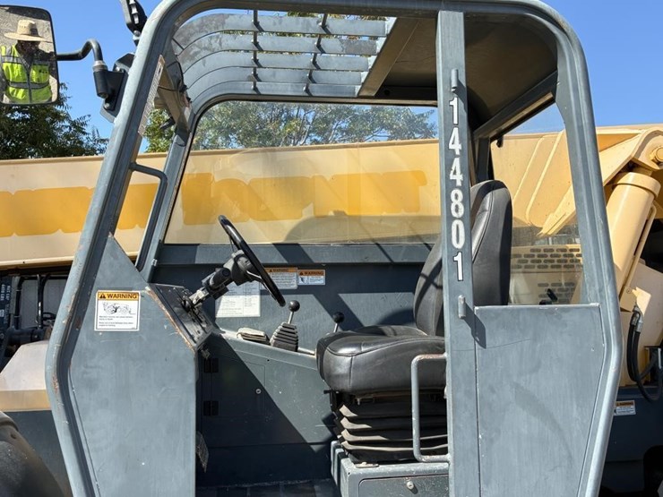 2015-gehl-rs8-42-image-18