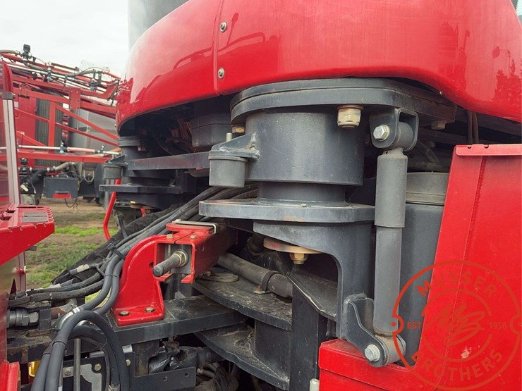 2014-case-ih-550-image-30