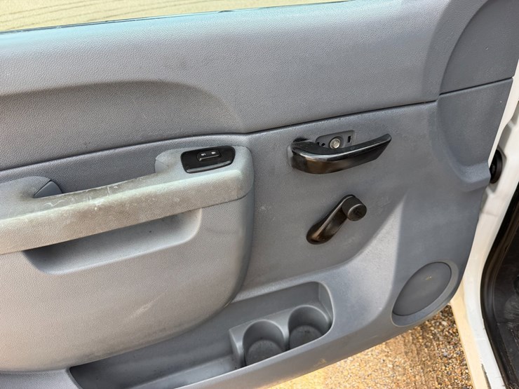 2017-chevrolet-silverado-1500-image-9