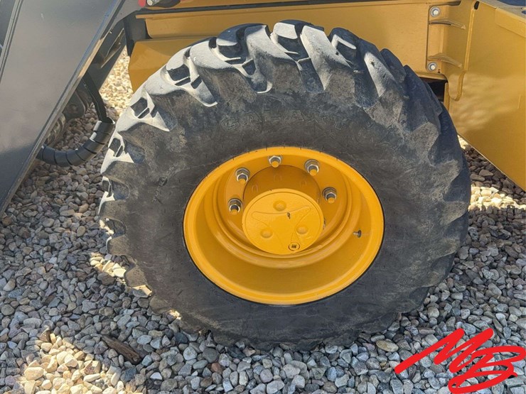 2023-deere-310sl-image-16