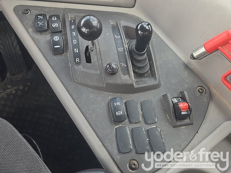 2023-volvo-a25g-image-63