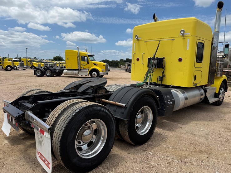 2015-kenworth-t800-image-5