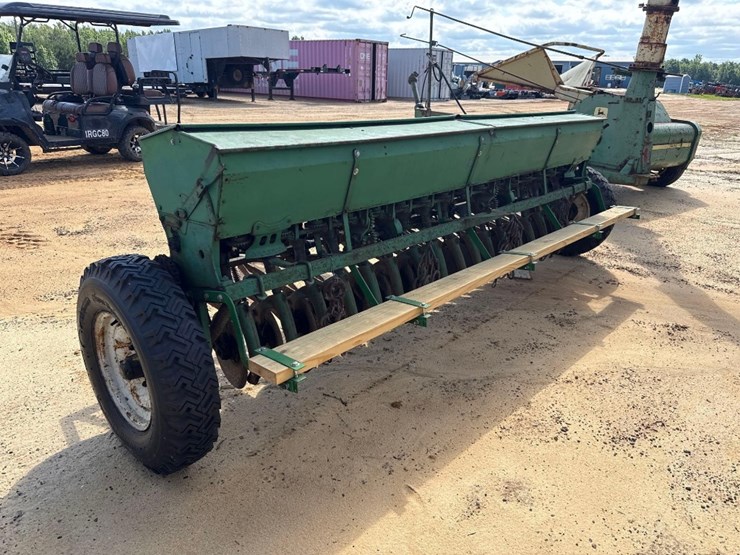 john-deere-10-image-3