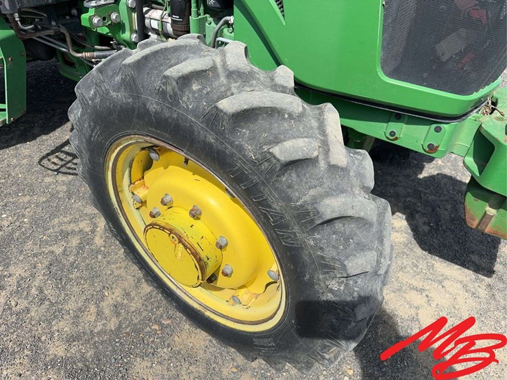 2012-john-deere-5100m-image-10