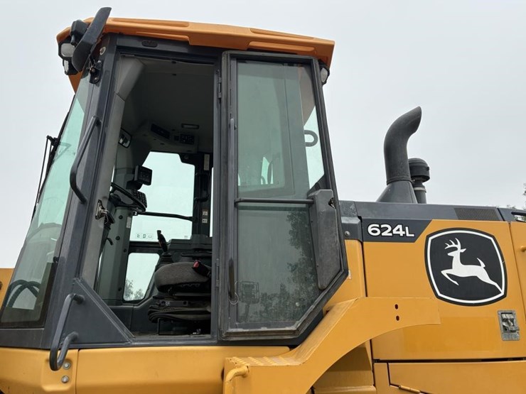 2020-deere-624l-image-16