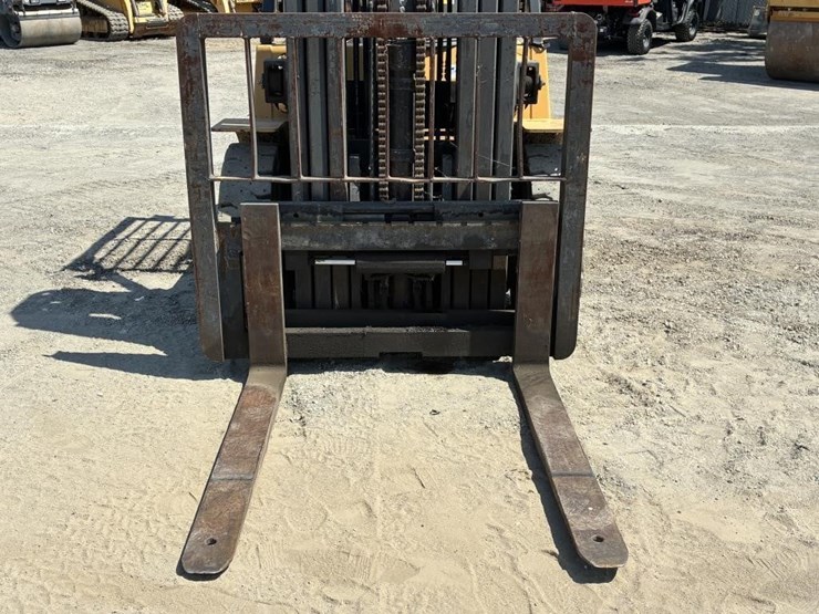 2009-caterpillar-gp40-image-5