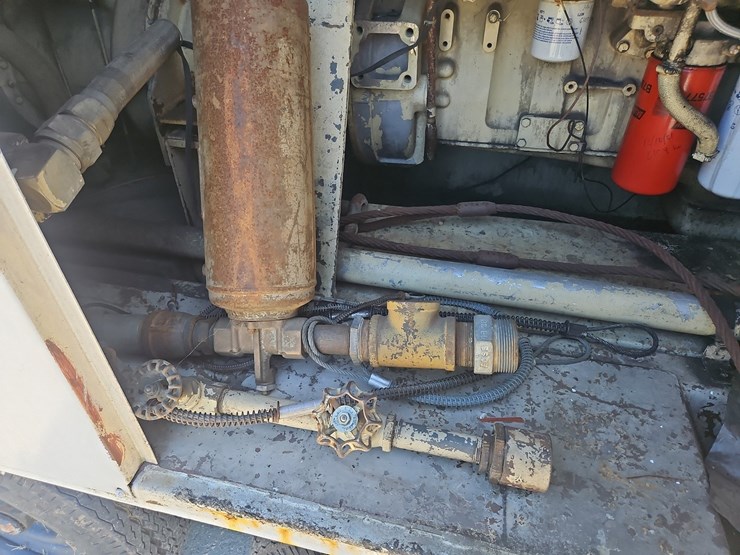 1984-ingersoll-rand-750-t/a-tow-behind-air-compressor-image-16