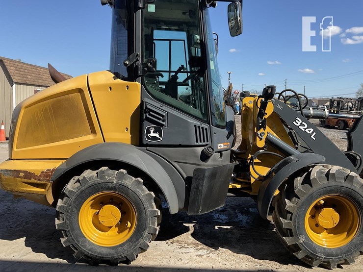 2020-deere-324l-image-5