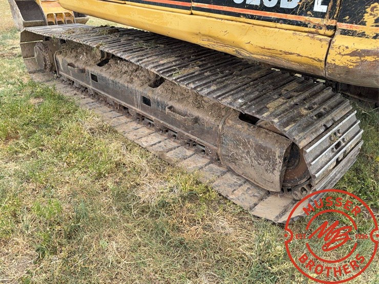 caterpillar-325b-image-18