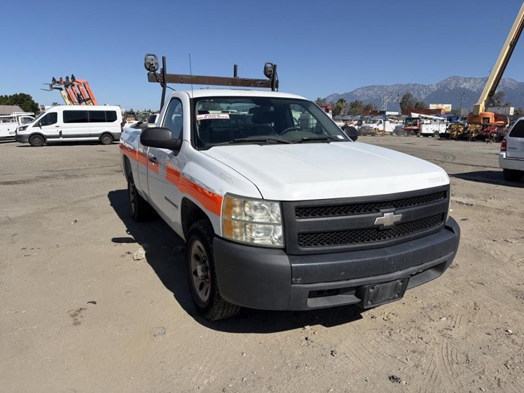 2008-chevrolet-silverado-1500-image-2