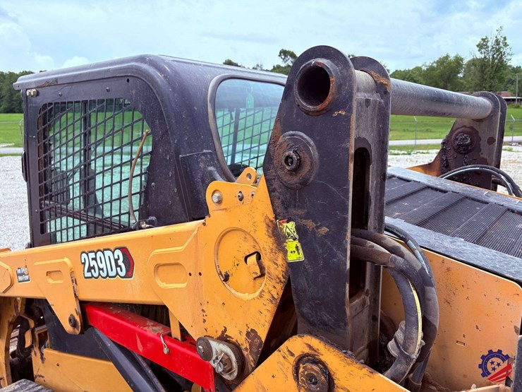 2020-caterpillar-259d3-image-19