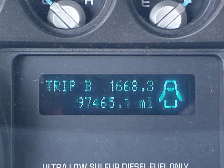2016-ford-f650-xlt-image-21