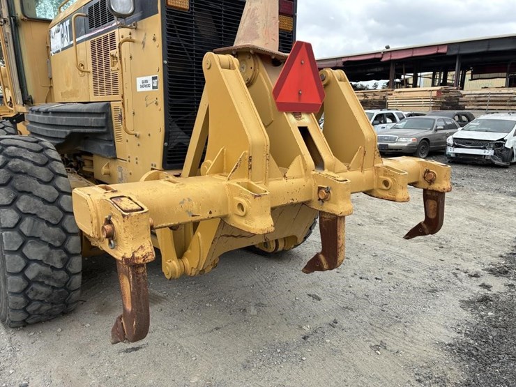 2004-caterpillar-143h-vhp-image-14