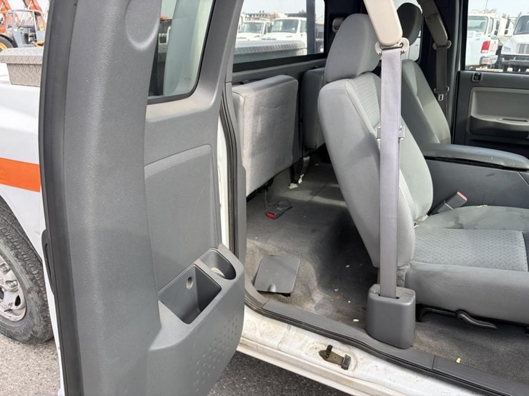 2007-dodge-dakota-image-11