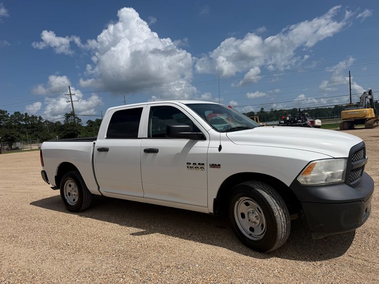 2015-dodge-ram-1500-image-2