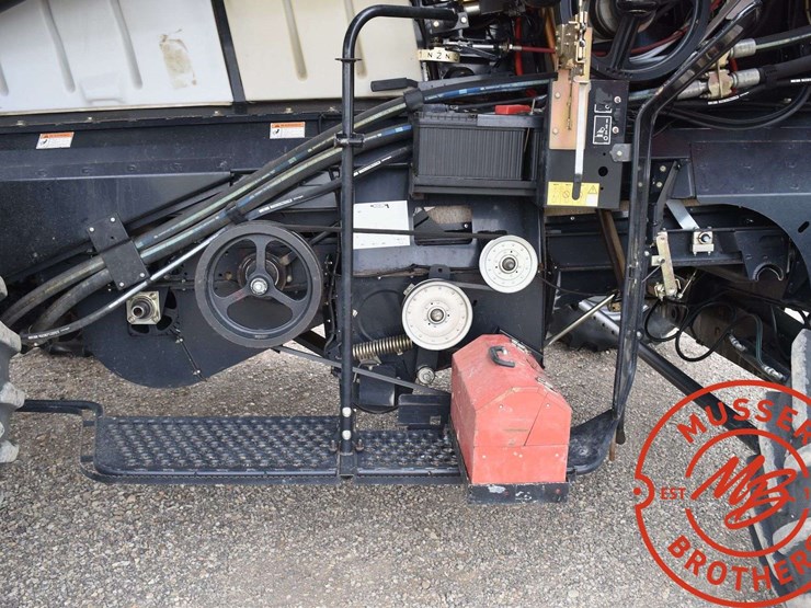 2005-case-ih-8010-image-35