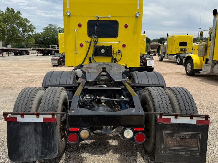 2014-peterbilt-389-image-6