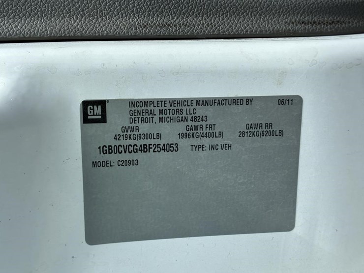 2011-chevrolet-2500hd-image-19