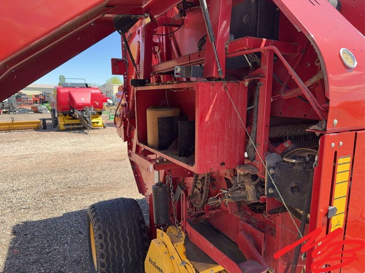 new-holland-br7090-image-14