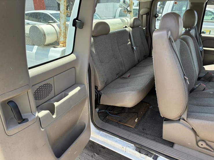 2006-chevrolet-silverado-1500-image-11