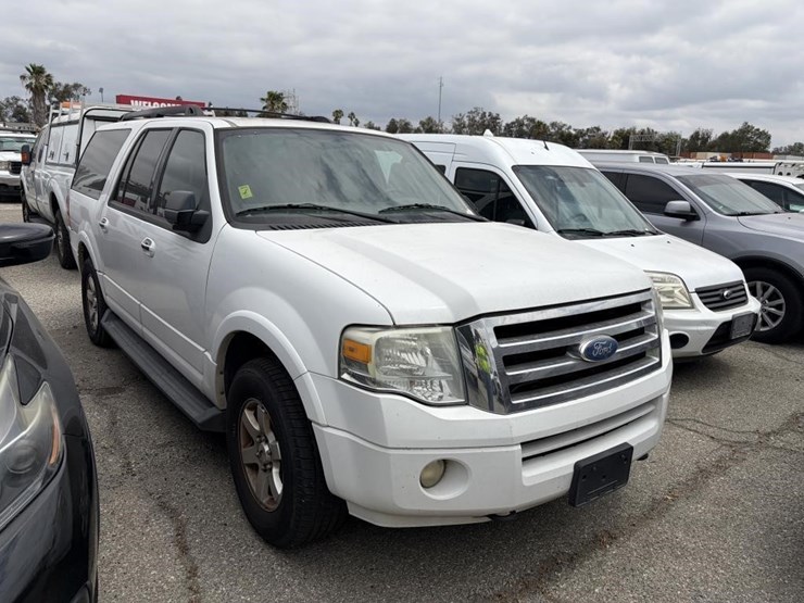 2009-ford-expedition-el-xlt-image-2