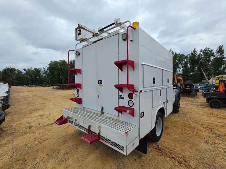 2016-ford-f550-image-3
