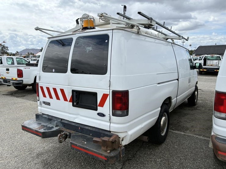 2002-ford-e350-sd-image-3