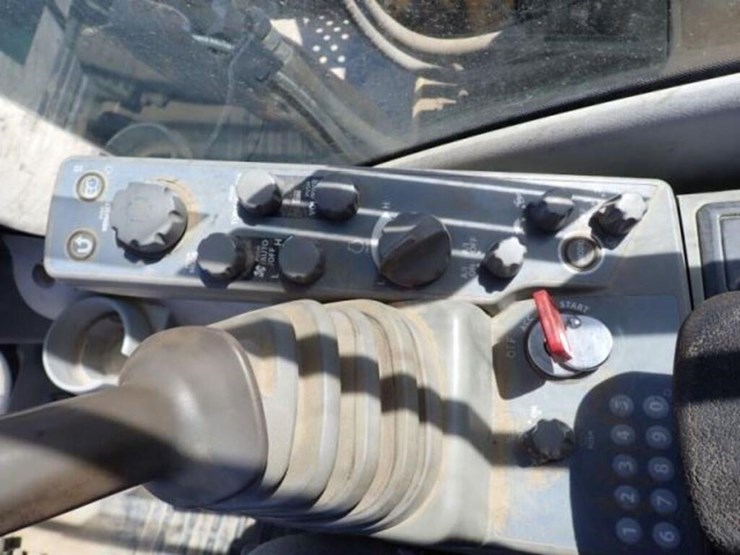 2012-deere-290g-lc-image-13