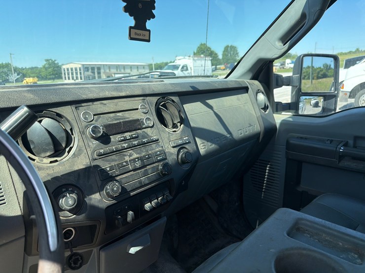 2011-ford-f250-xl-image-17