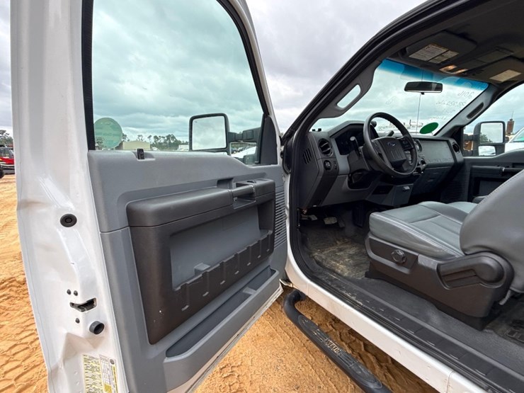 2016-ford-f350-image-17