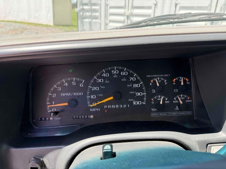 2000-chevrolet-3500-image-23