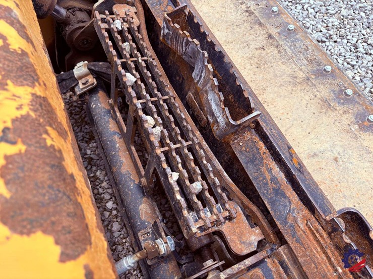 2020-caterpillar-259d3-image-35