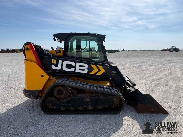 2022-jcb-3ts-8t-image-4