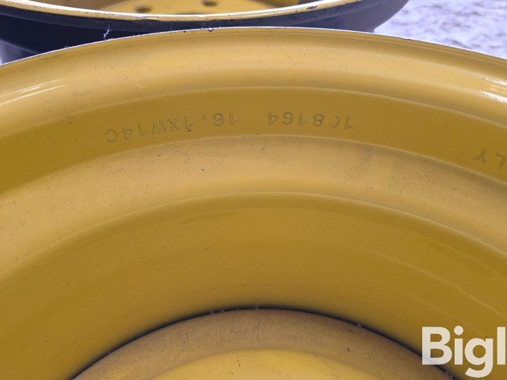 john-deere-16-image-15