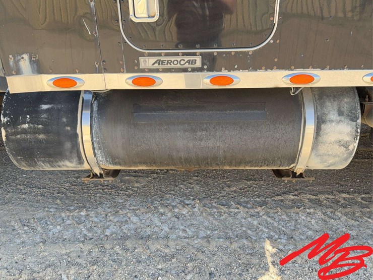 2005-kenworth-w900-image-14