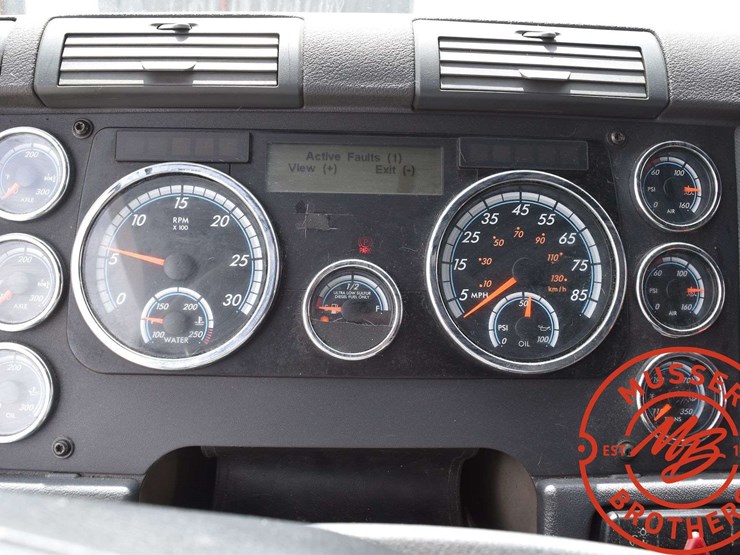 2017-freightliner-cascadia-125-image-37
