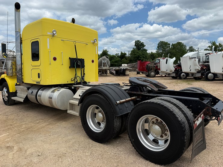 2015-kenworth-t800-image-7