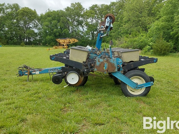 kinze-2200-image-8