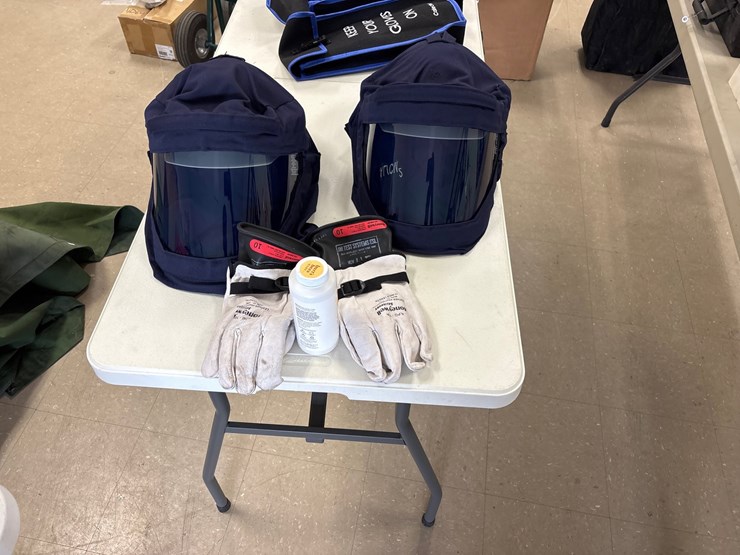 #4026-•-two-del-electrical-safety-kits-in-bags-image-1