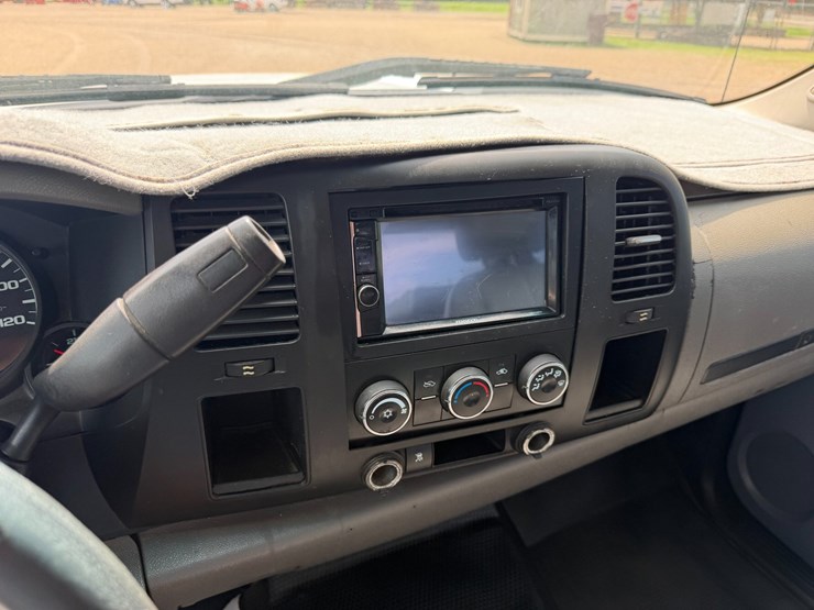 2017-chevrolet-silverado-1500-image-11