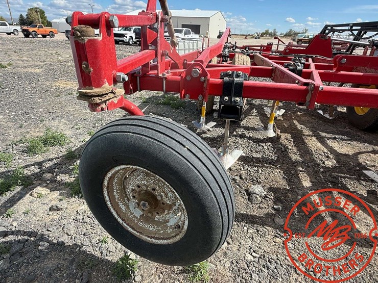 2019-sunflower-30'-chisel-plow-image-7